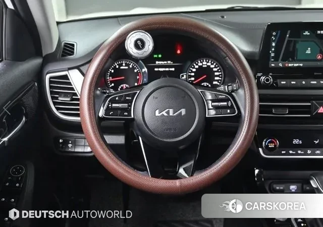 Kia Seltos 2022 Белый из Кореи, фото 4