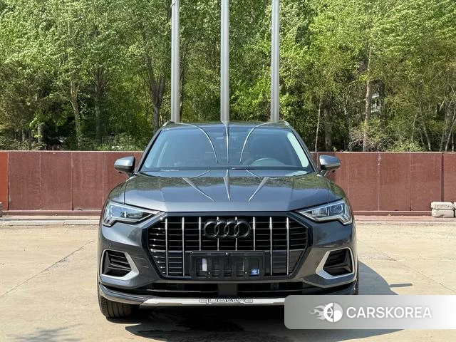 Audi Q3 2022 Темно-серый из Китая, фото 4