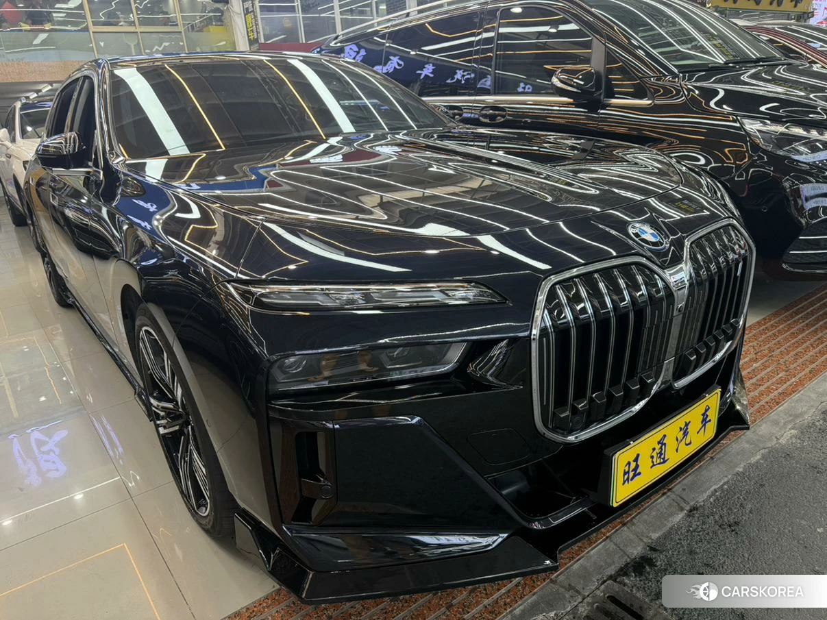 BMW i7 2023 Синий из Китая, фото 4