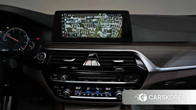 BMW 5 Series (G30) 2018 Синий из Кореи, фото 4