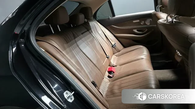 Mercedes-Benz E-Class W213 2018 Белый из Кореи, фото 4