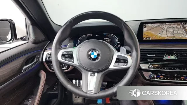 BMW 5 Series (G30) 2020 Белый из Кореи, фото 4