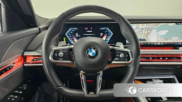 BMW 7 Series (G70) 2024 Светло-серебряный цвет из Кореи, фото 4