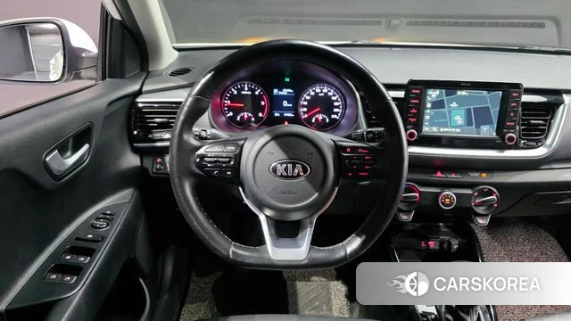 Kia Stonic 2018 Белый из Кореи, фото 4