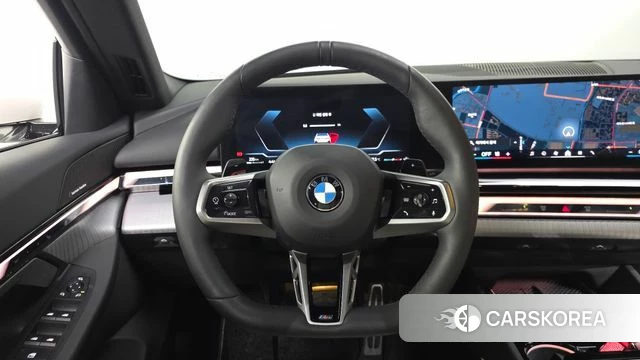 BMW 5 Series (G60) 2025 Белый из Кореи, фото 4