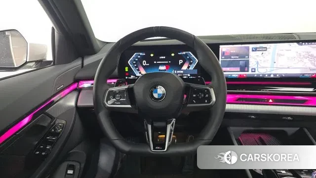 BMW 5 Series (G60) 2025 Белый из Кореи, фото 4