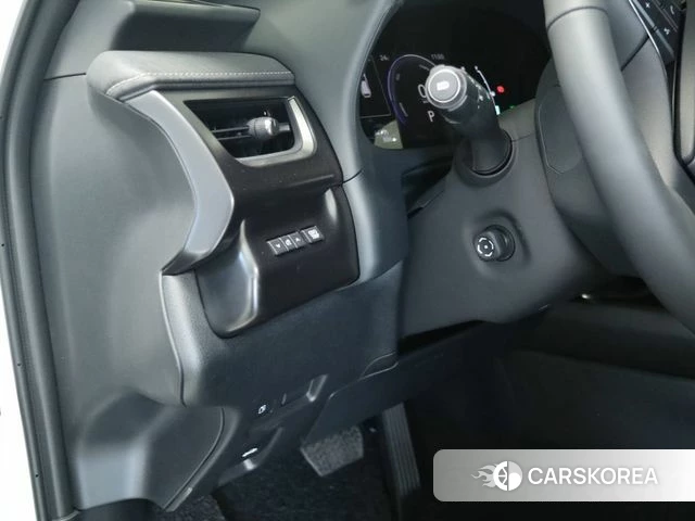 Lexus UX300h 2026 Жемчужный цвет из Кореи, фото 4