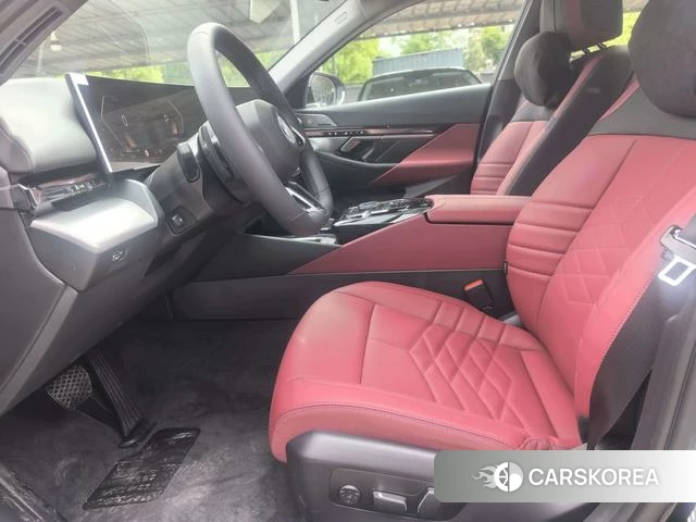 BMW 5 series 2026 Черный из Китая, фото 4