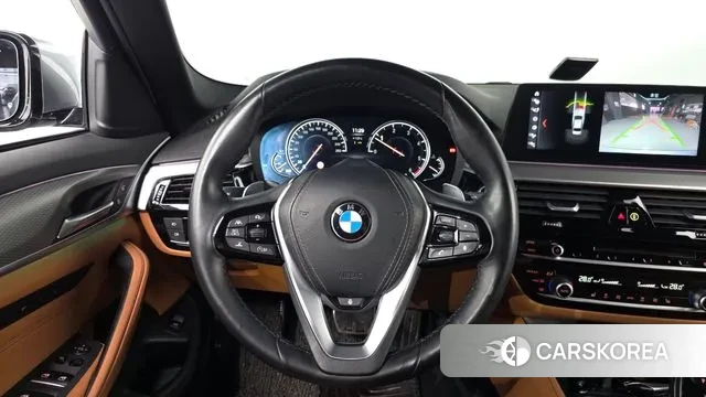 BMW 5 Series (G30) 2018 Цвет галактики из Кореи, фото 4