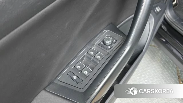 Volkswagen T-Roc 2022 Черный из Кореи, фото 4