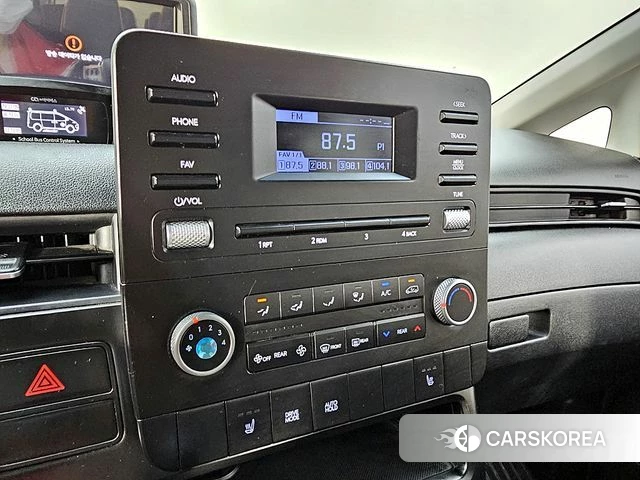 Hyundai Staria 2021 Желтый из Кореи, фото 4