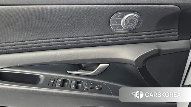 Hyundai The New Avante (CN7) 2023 Белый из Кореи, фото 4