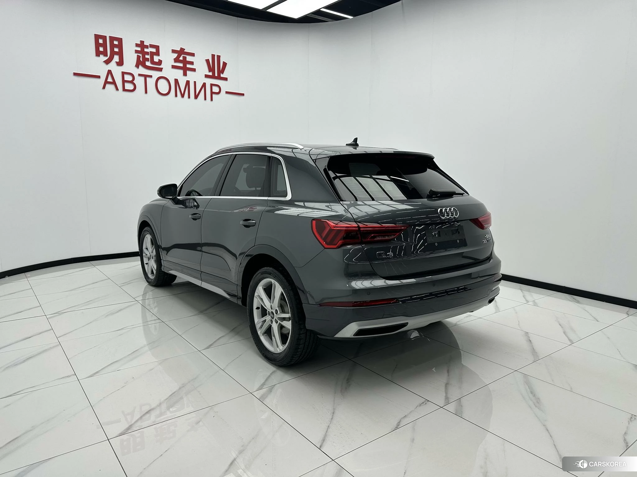 Audi Q3 2021 Темно-серый из Китая, фото 4