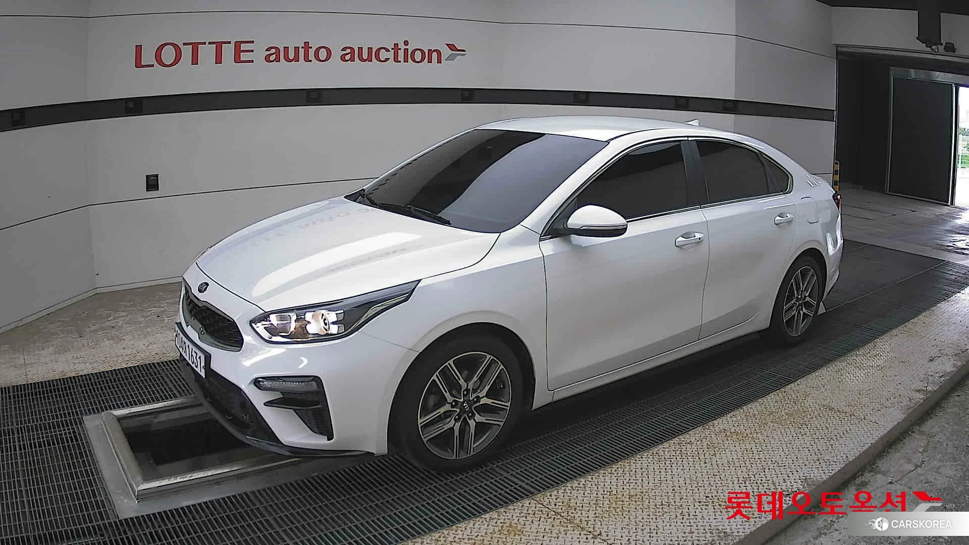 Kia K3 2020 Snow White Pearl из Кореи, фото 4