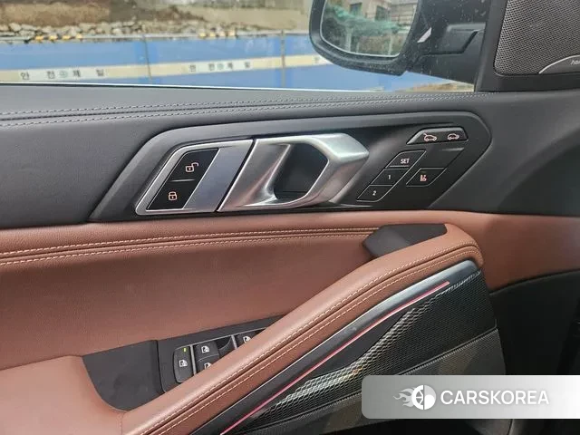 BMW X6 (G06) 2023 Черный из Кореи, фото 4