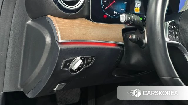 Mercedes-Benz E-Class W213 2021 Серебряный из Кореи, фото 4