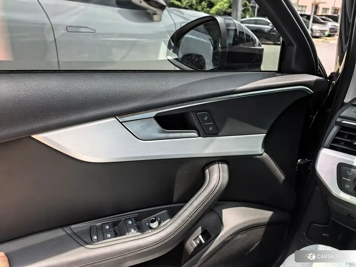 Audi A4L 2022 Silver/gray из Китая, фото 4