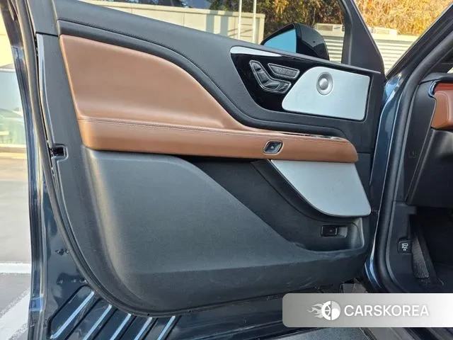 Lincoln Aviator 2nd generation 2023 Синий из Кореи, фото 4