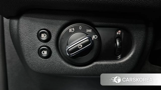 Mini Cooper Clubman 2023 Серебристо-серый из Кореи, фото 4