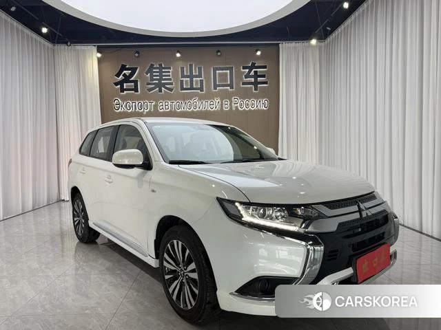 Mitsubishi  Outlander 2023 Белый из Китая, фото 4