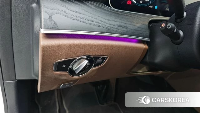 Mercedes-Benz E-Class W213 2023 Белый из Кореи, фото 4