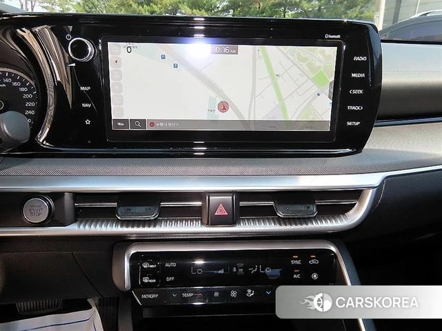 Kia K5 3rd generation 2023 Серебристо-серый из Кореи, фото 4