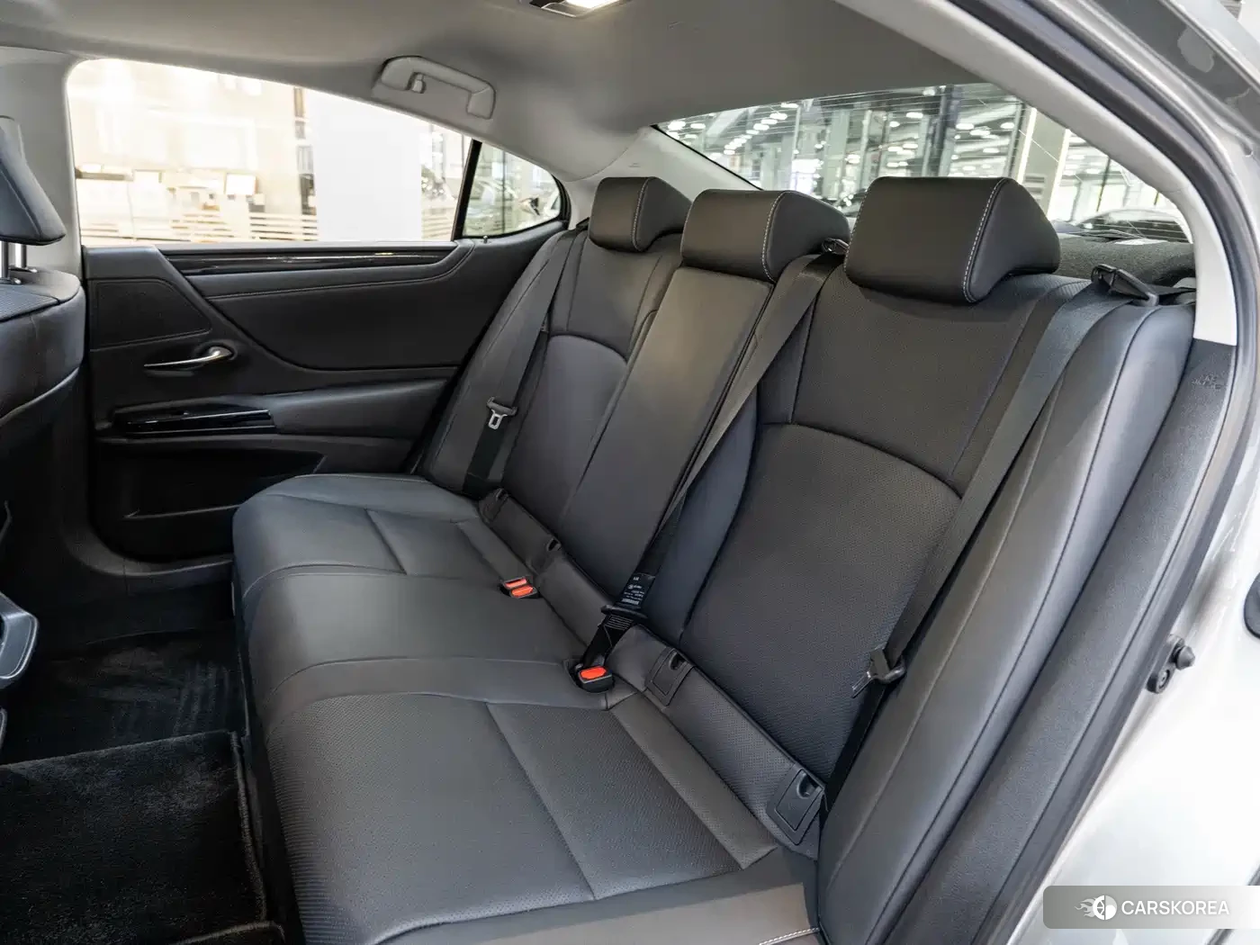 Lexus ES 2024 Silver/gray из Китая, фото 5