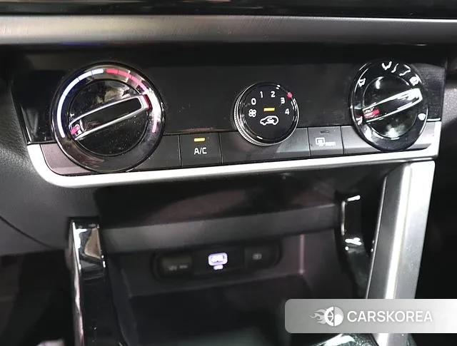 Kia Seltos 2020 Синий из Кореи, фото 4