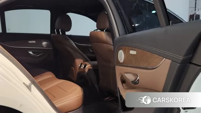 Mercedes-Benz E-Class W213 2022 Белый из Кореи, фото 4