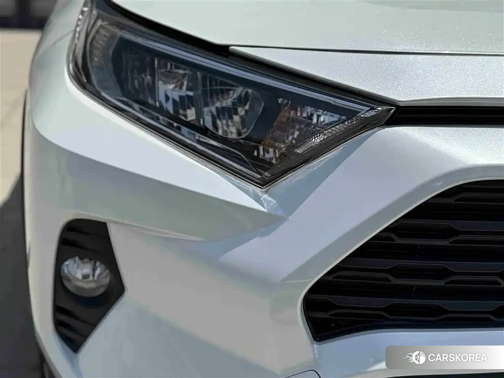 Toyota RAV4 2022 Белый из Китая, фото 4
