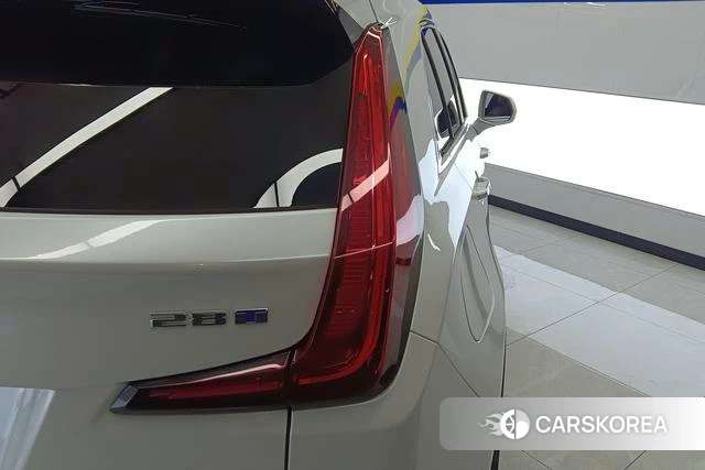 Cadillac XT4 2022 Белый из Китая, фото 4