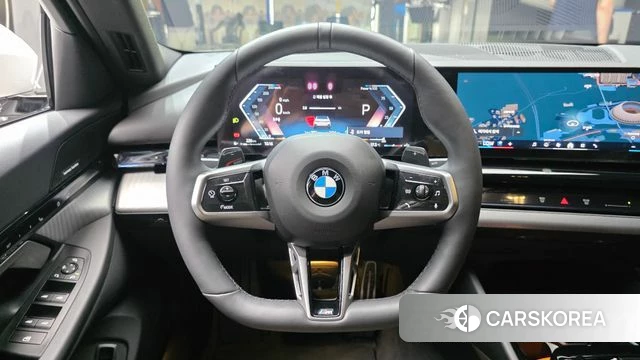 BMW 5 Series (G60) 2025 Белый из Кореи, фото 4