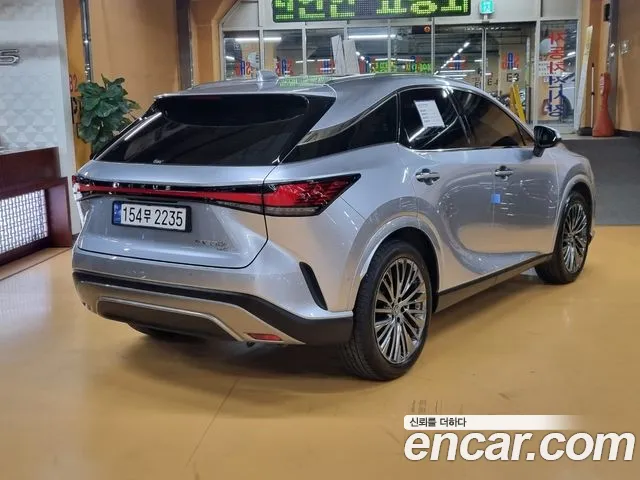 Lexus RX350h 5th generation 2023 Светло-серебряный цвет из Кореи, фото 4