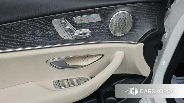 Mercedes-Benz E-Class W213 2022 Белый из Кореи, фото 4