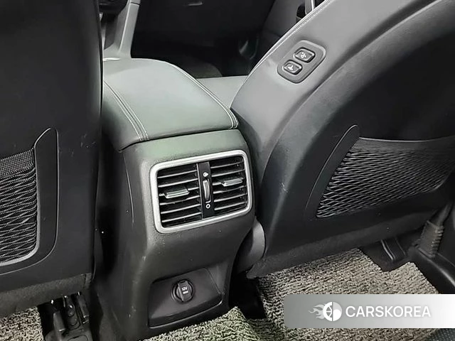 Kia Sportage The Bold 2021 Серебристо-серый из Кореи, фото 4