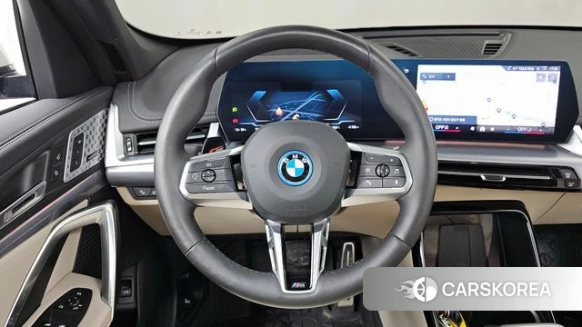 BMW iX1 (U11) 2024 Белый из Кореи, фото 4