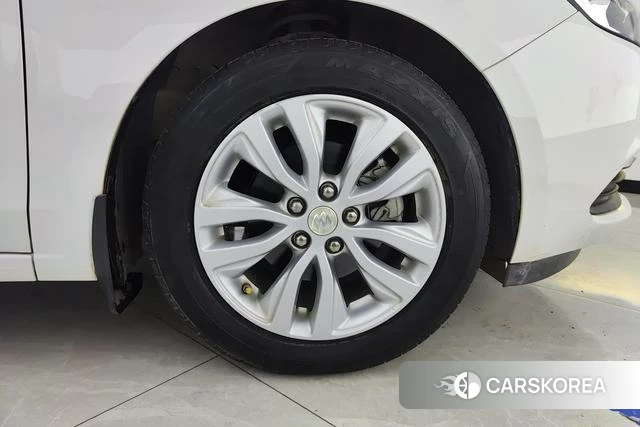 Buick Yinglang 2020 Белый из Китая, фото 4