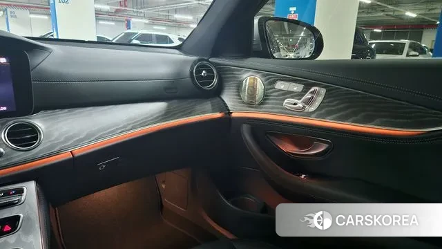 Mercedes-Benz E-Class W213 2022 Серебряный из Кореи, фото 4