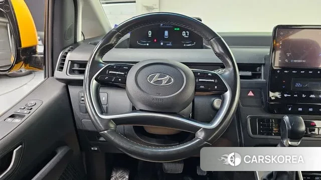 Hyundai Staria 2022 Желтый из Кореи, фото 4