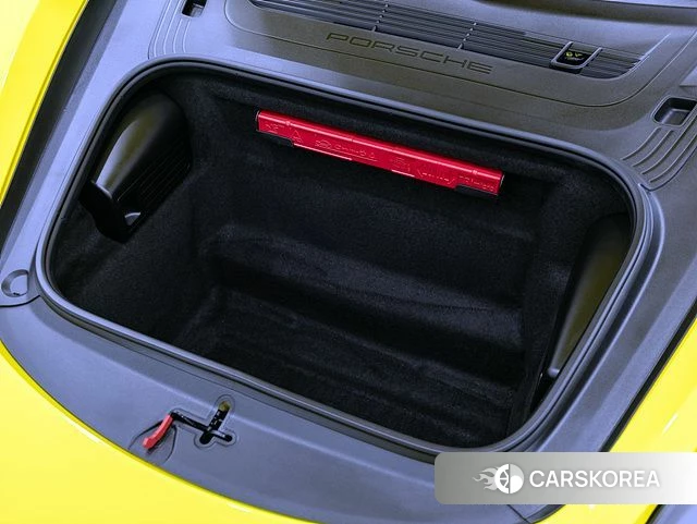 Porsche 718 Cayman 2024 Желтый из Кореи, фото 4