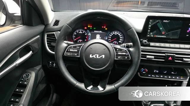 Kia Seltos 2022 Белый из Кореи, фото 4