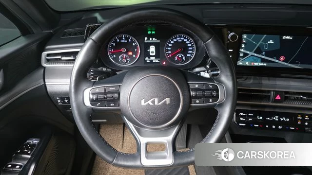 Kia K5 3rd generation 2023 Черный из Кореи, фото 4