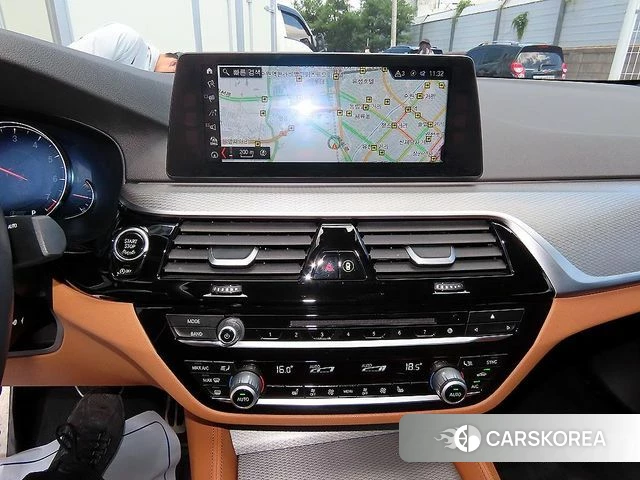 BMW 5 Series (G30) 2018 Серый из Кореи, фото 4