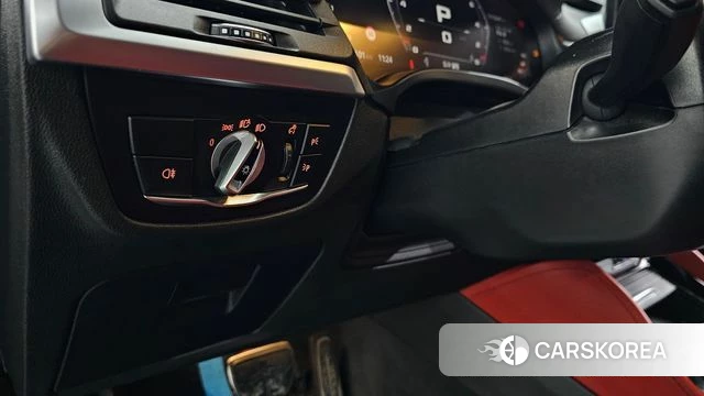 BMW X4M (G02) 2023 Черный из Кореи, фото 4