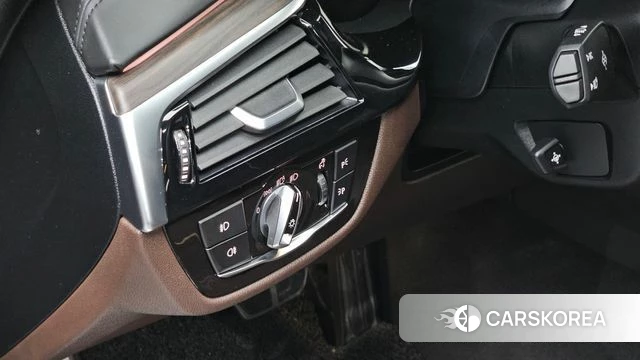 BMW 5 Series (G30) 2020 Серый из Кореи, фото 4