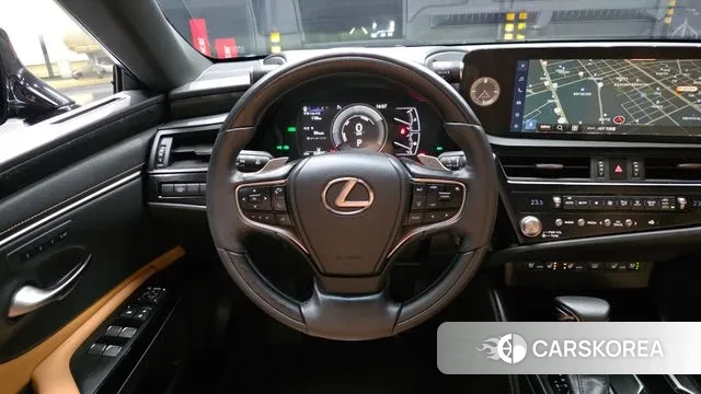 Lexus ES300h 7th generation 2023 Черный из Кореи, фото 4