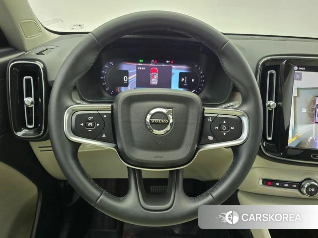 Volvo XC40 2023 Белый из Кореи, фото 4