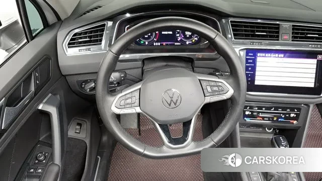Volkswagen Tiguan second Generation 2021 Белый из Кореи, фото 4