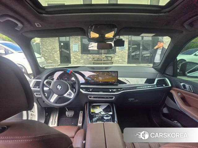 BMW X7 (G07) 2023 Жемчужный цвет из Кореи, фото 4