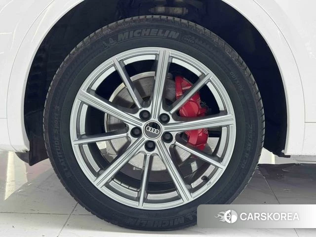 Audi Q5L 2023 Белый из Китая, фото 4